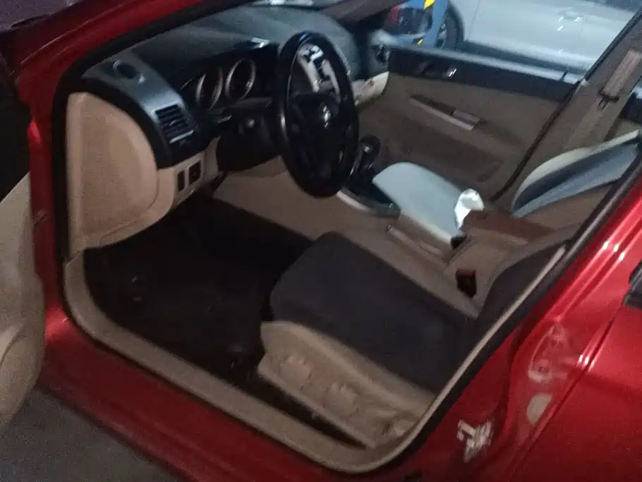 Zhonghua H330 2013 2013 1.5L Automatic Luxury