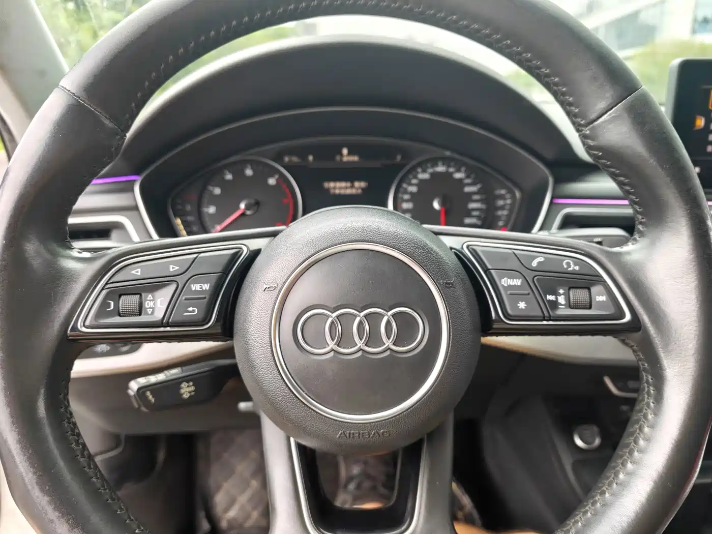 Фото 6 - Audi A4L