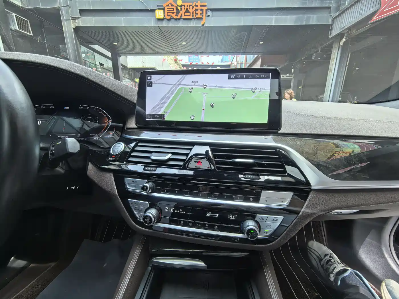 BMW 5 Series 2022 525Li M Sport Package фото 14