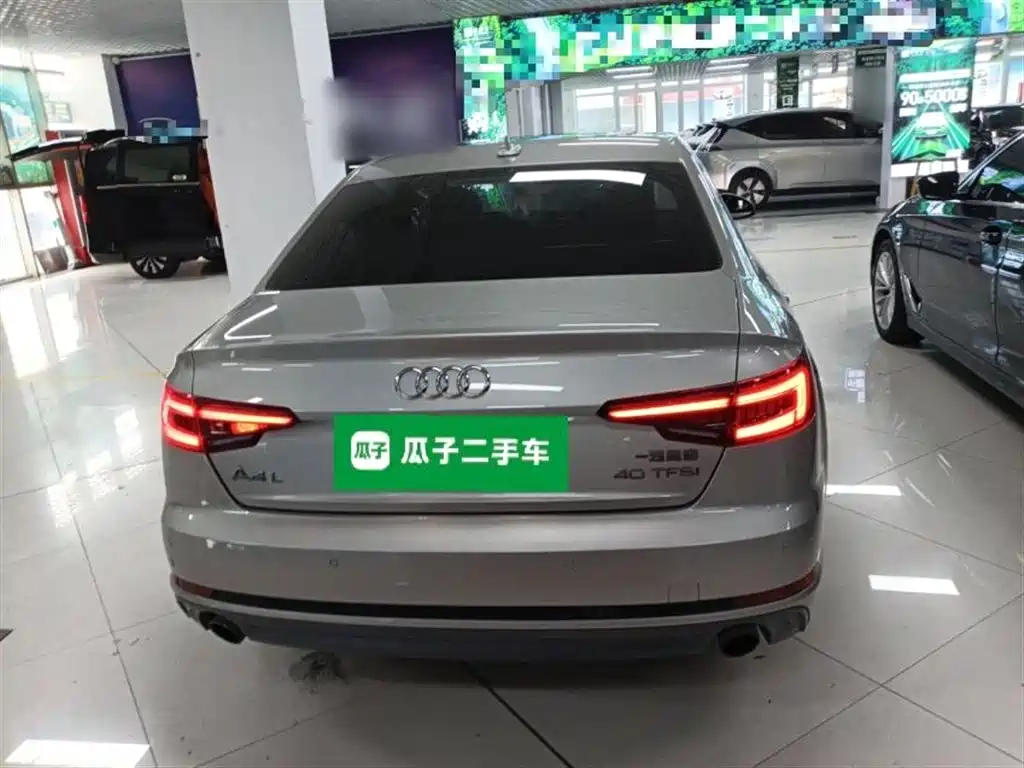 Audi A4L 2018 30th Anniversary 40 TFSI Fashion фото 4