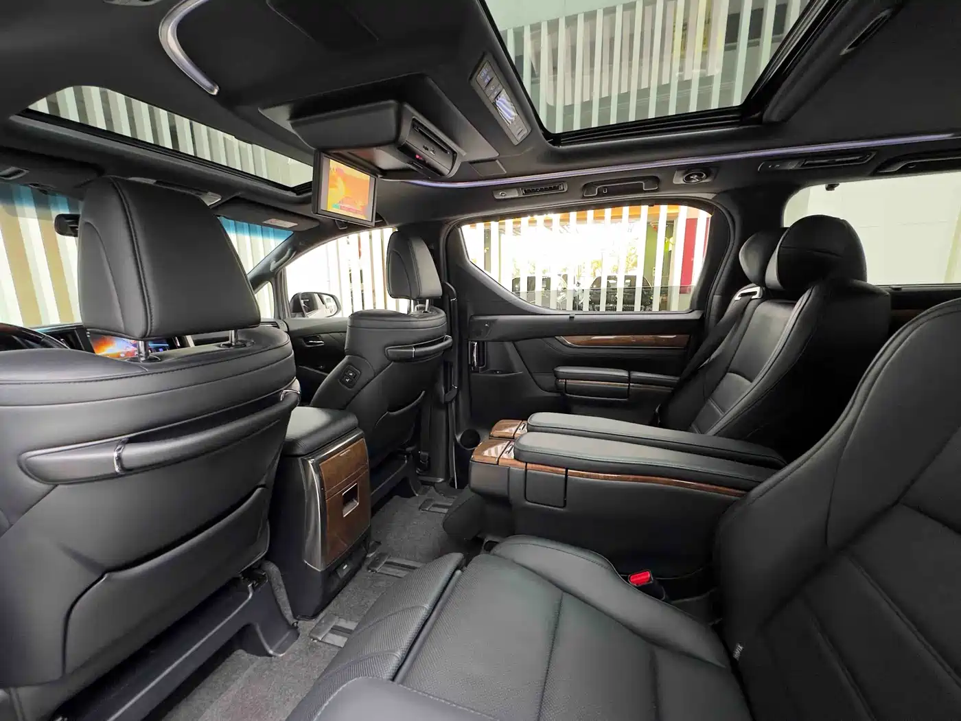 Toyota Alphard 2015 3.5L Premium Edition фото 15
