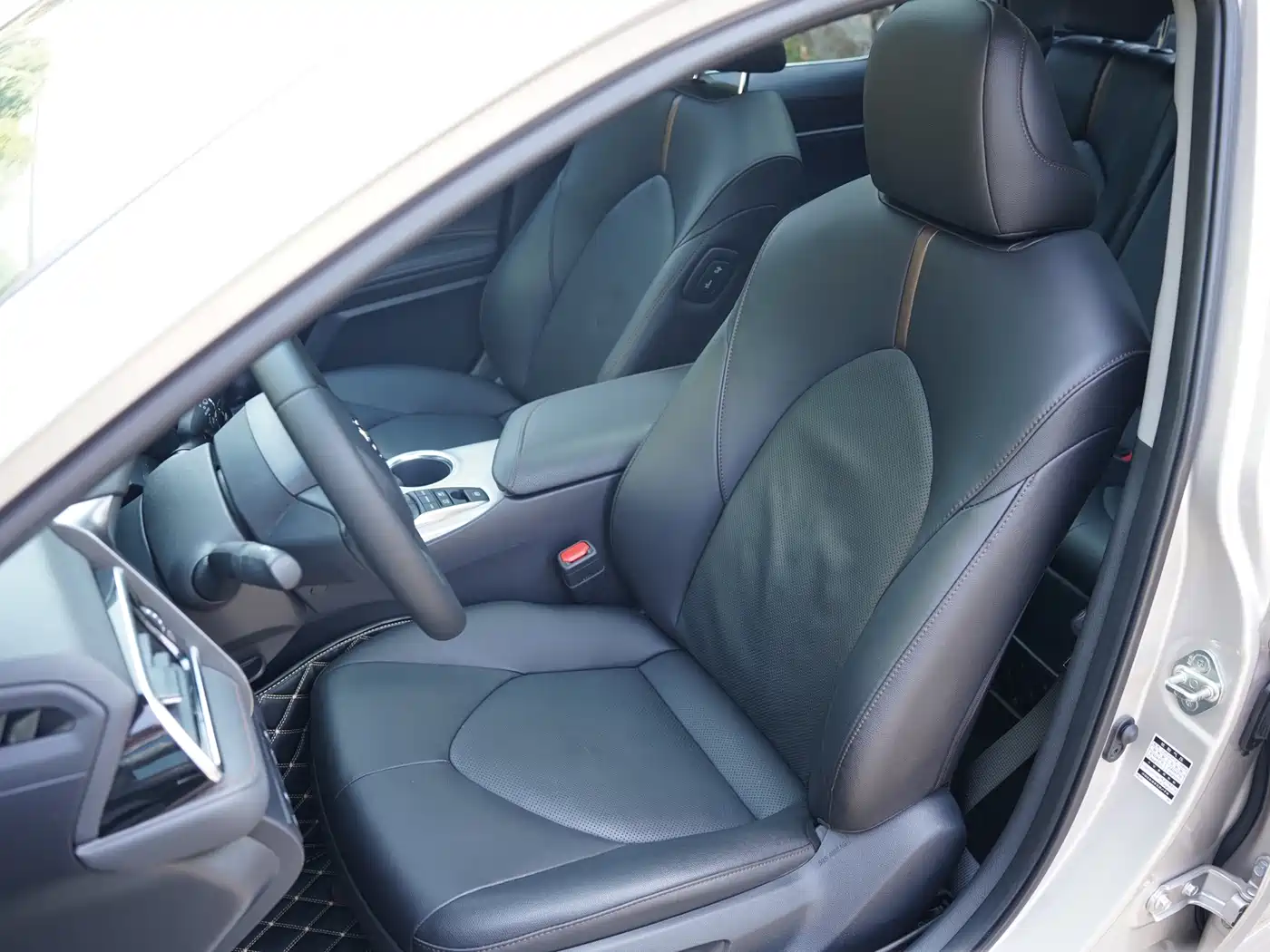 Toyota Camry 2019 Facelift Hybrid 2.5HG Luxury Edition фото 13