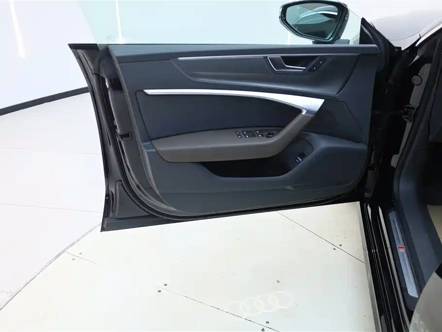 Audi A7L 2024 45TFSI S-line Dream Edition Crystal Package фото 15