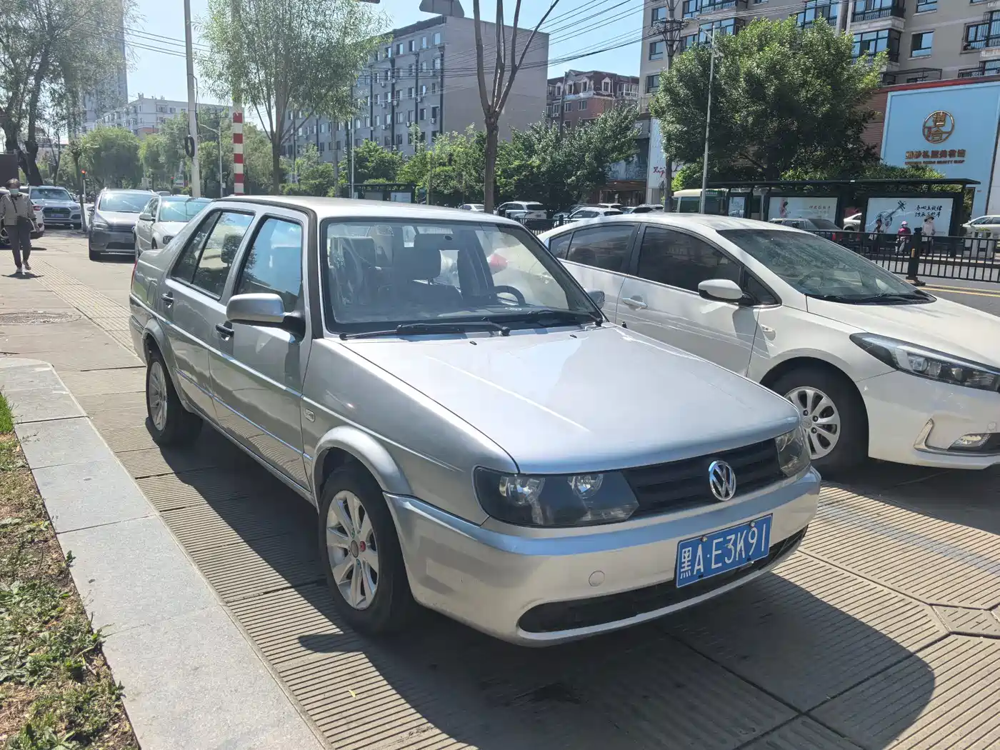 Volkswagen Jetta 2012 1.6L Commemorative Edition фото 3