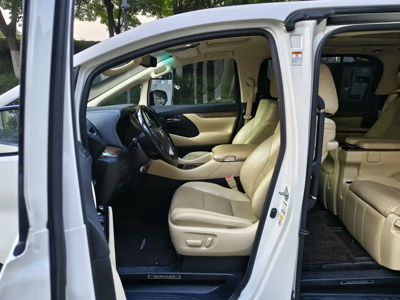 Toyota Alphard 2018 3.5L Premium фото 6