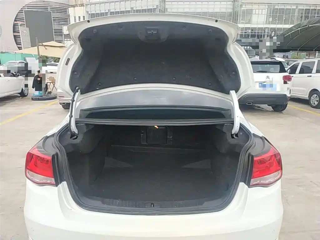 Chevrolet Malibu 2017 1.5T Automatic Luxury Edition фото 19