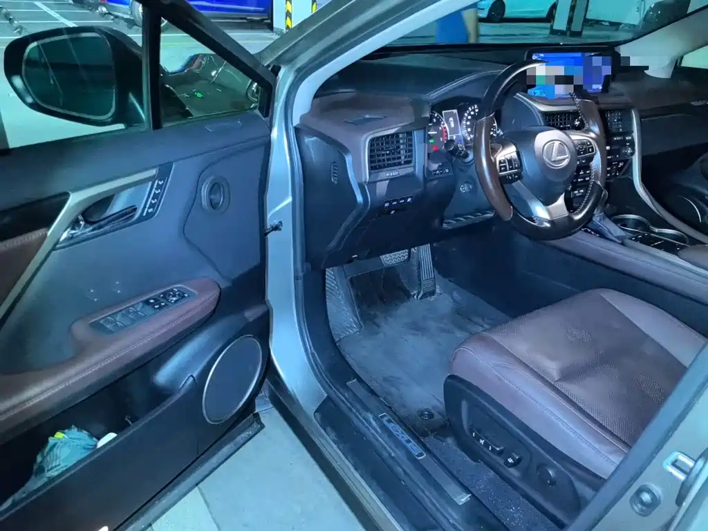 Photo 14 - Lexus RX
