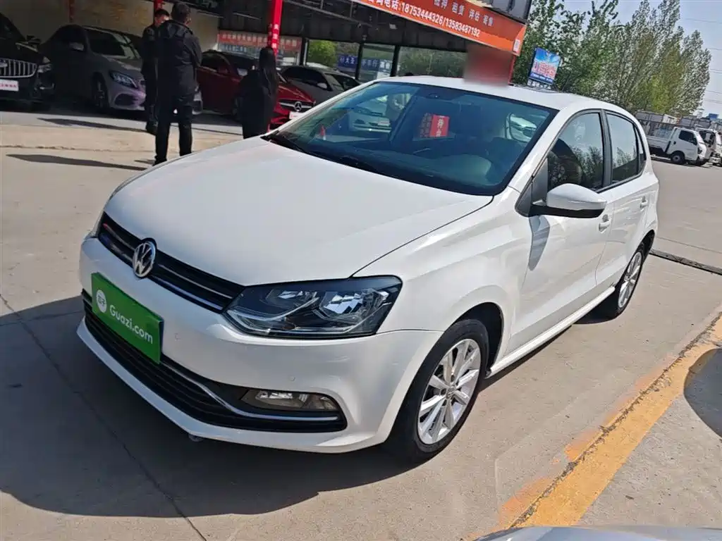 Volkswagen Polo 2014 1.4L Automatic Luxury Edition фото 2