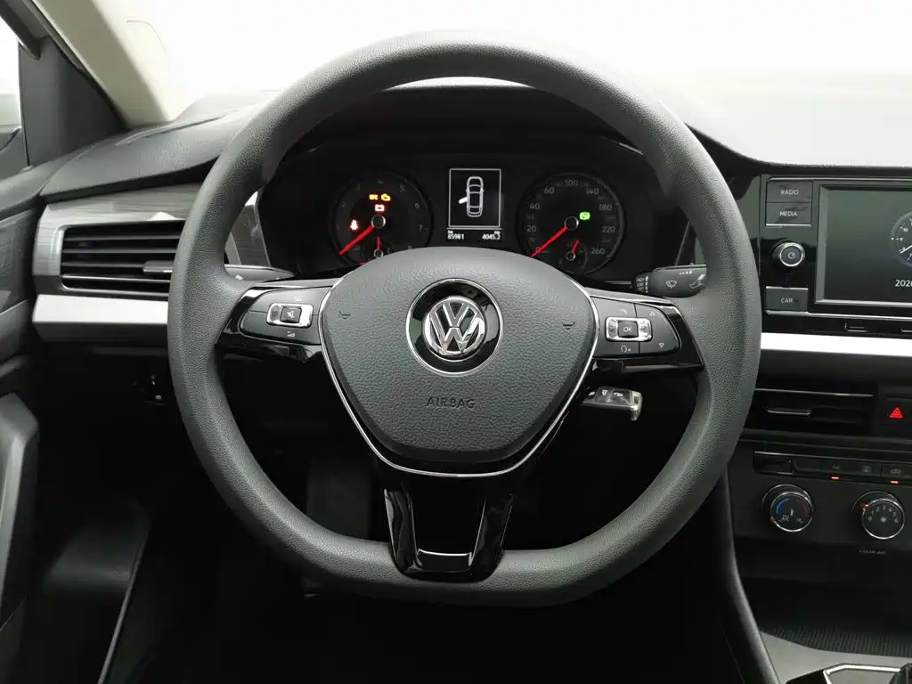 Фото 11 - Volkswagen Lavida