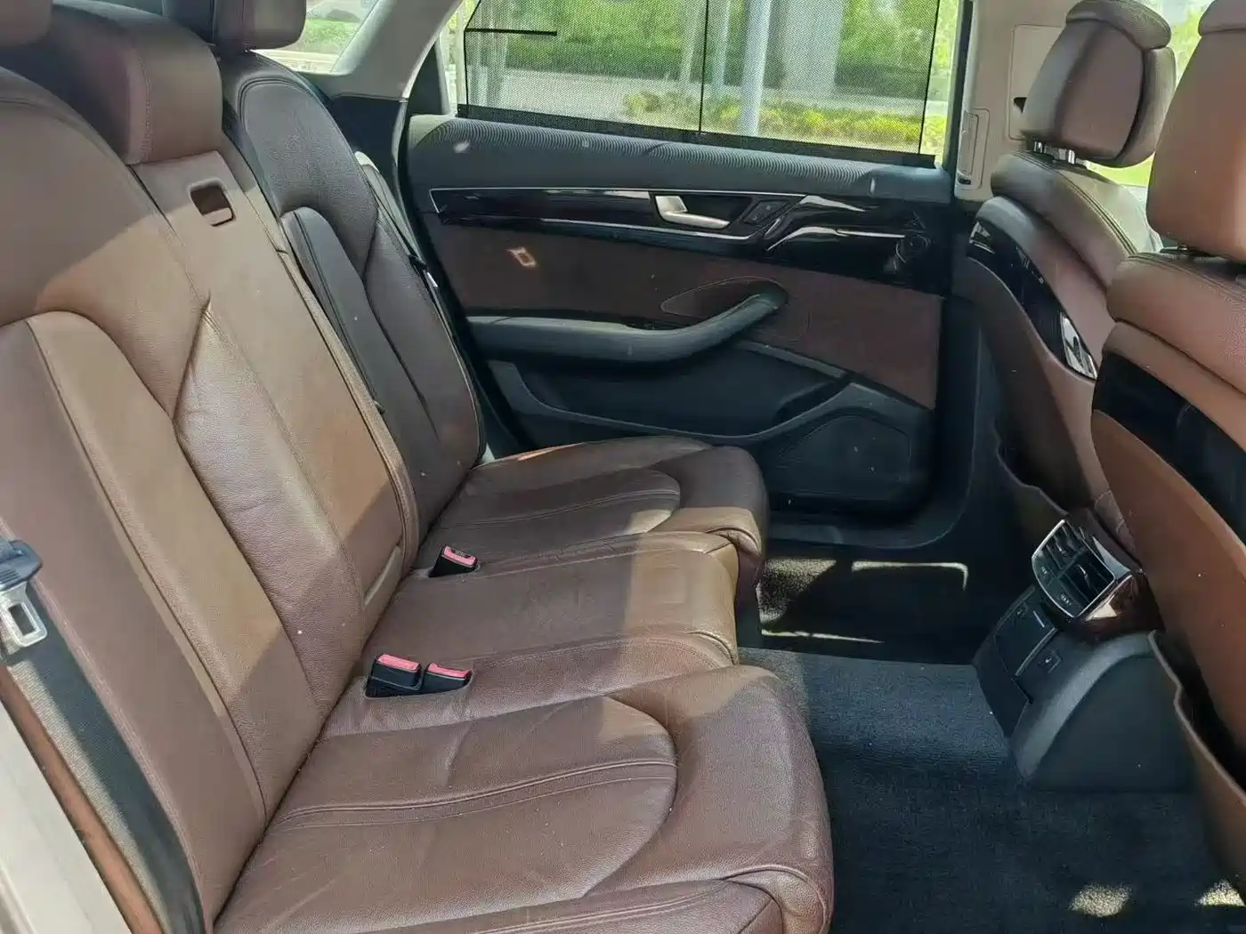 Audi A8 2011 A8L 3.0 TFSI quattro Comfort (245kW) фото 4