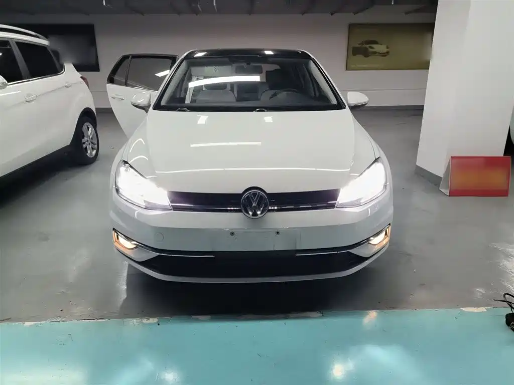 Volkswagen Golf 2018 230TSI Automatic Comfort фото 3