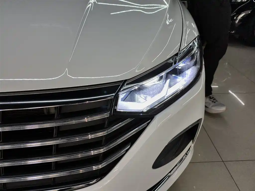 Volkswagen Lavida 2023 1.5L Auto Luxury Edition фото 24
