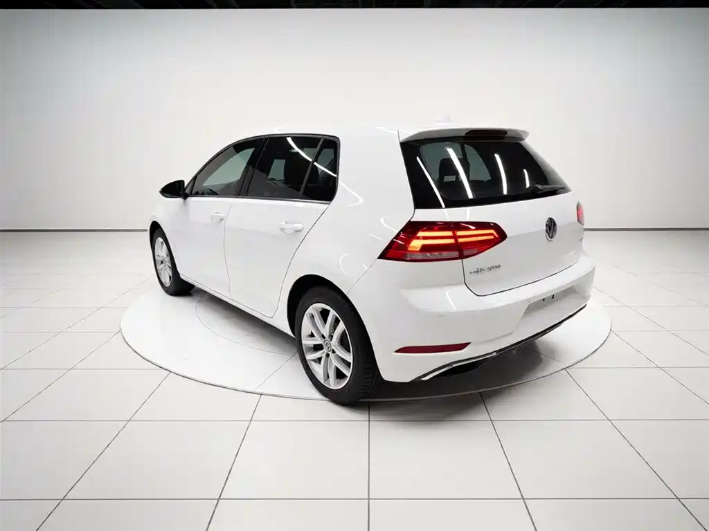 Volkswagen Golf 2018 230TSI Automatic Comfort фото 5