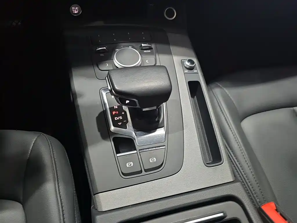 Audi Q5L 2018 40 TFSI Premium Progressive China VI фото 14