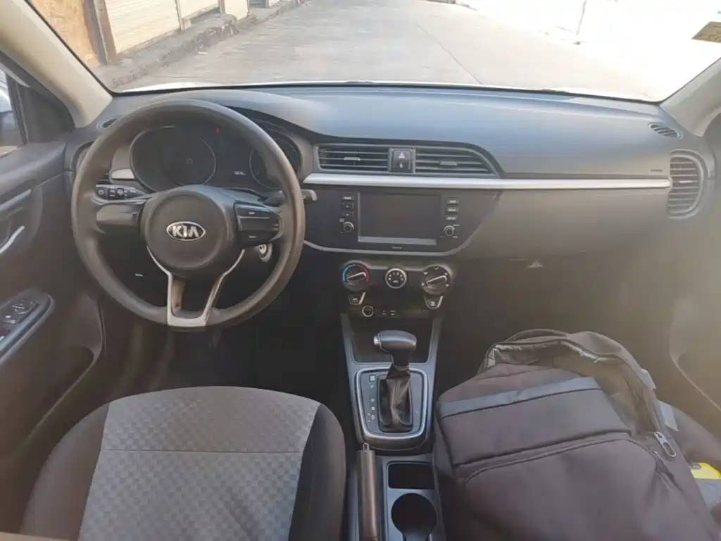 Kia K2 2017 2017 Sedan 1.4L AT GLS