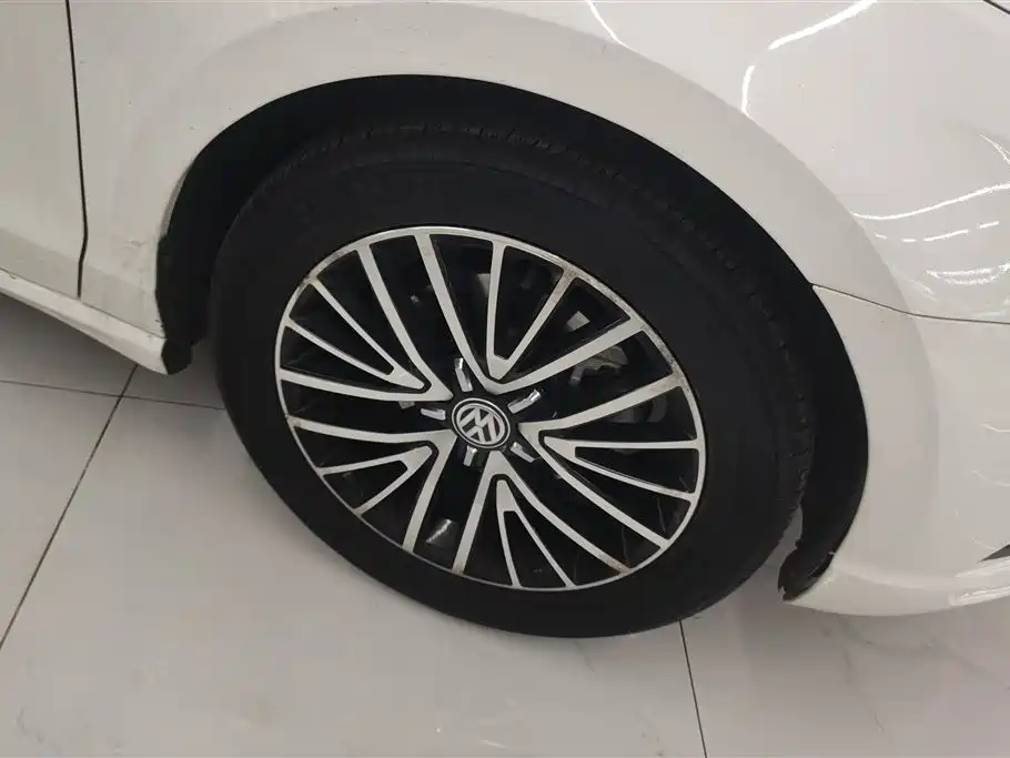 Volkswagen Lamando 2017 280TSI DSG Luxury Edition фото 6