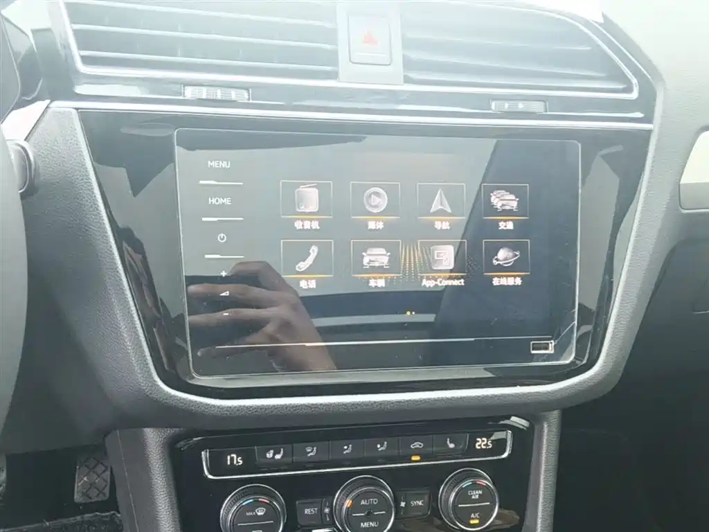 Volkswagen Tiguan L 2019 Facelift 330TSI Auto 2WD Smart Luxury China VI фото 13