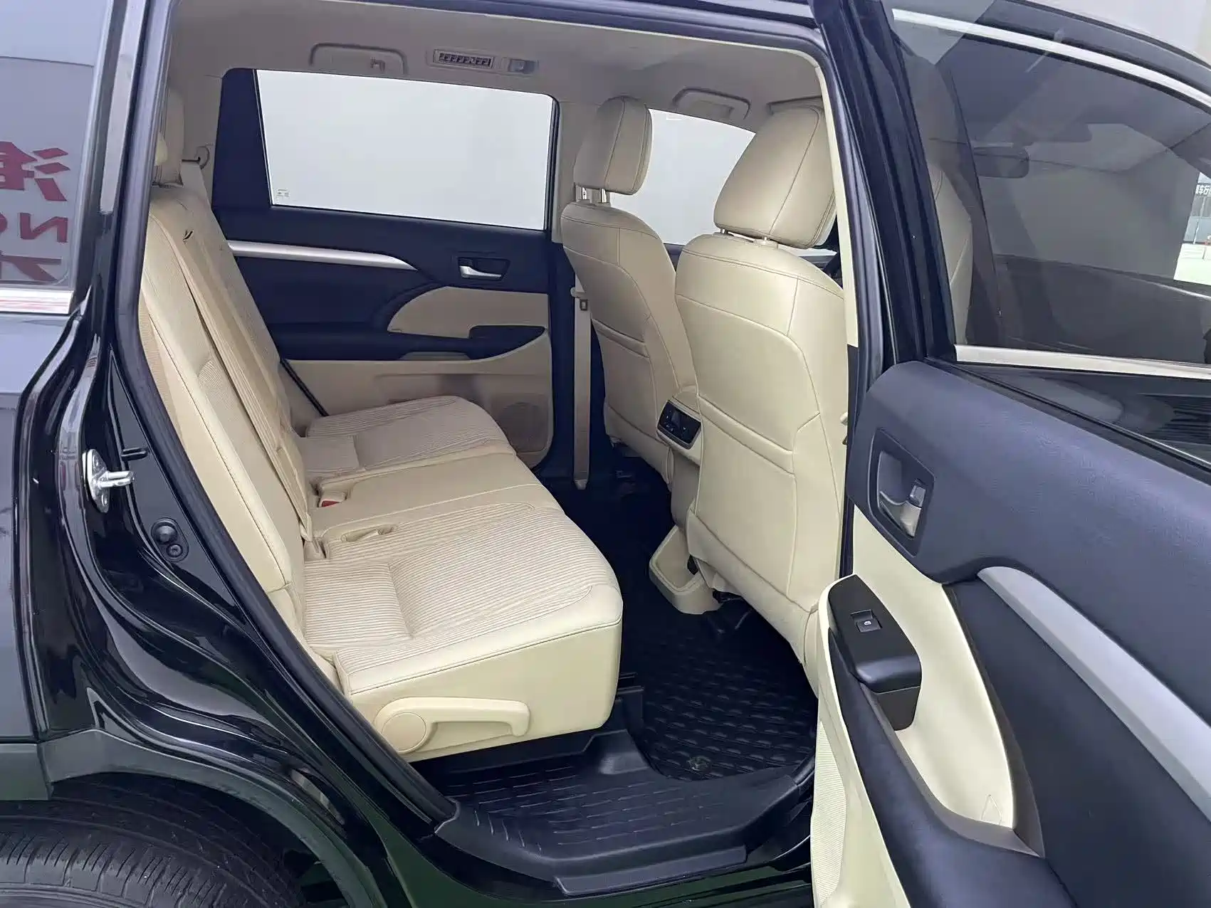 Фото 10 - Toyota Highlander