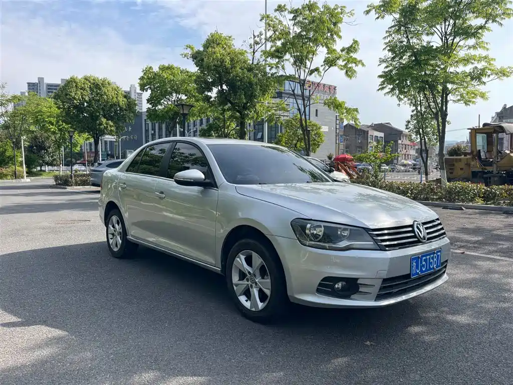 Volkswagen Bora 2013 1.6L Manual Comfort Model фото 5