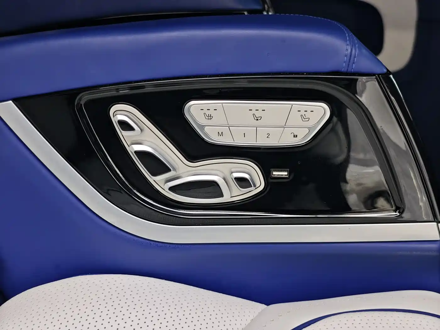 Mercedes-Benz V-Class 2022 V 260 Pilot Edition фото 23