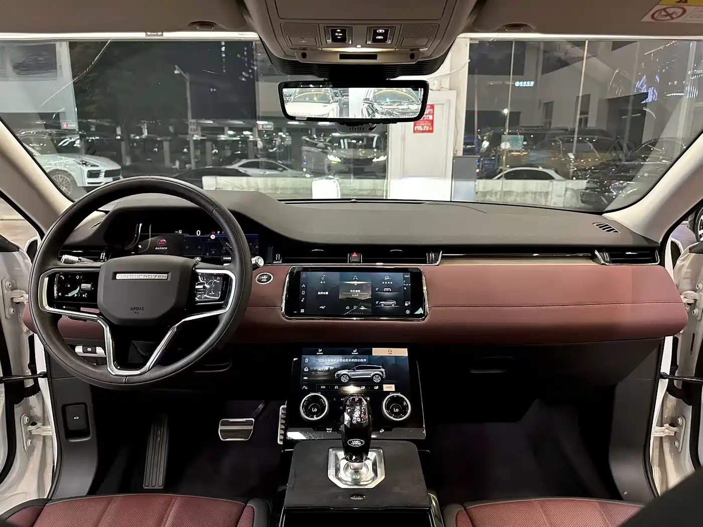 Land Rover Range Rover Evoque 2022 Facelift Range Rover Evoque L 249PS R-Dynamic Luxury фото 7