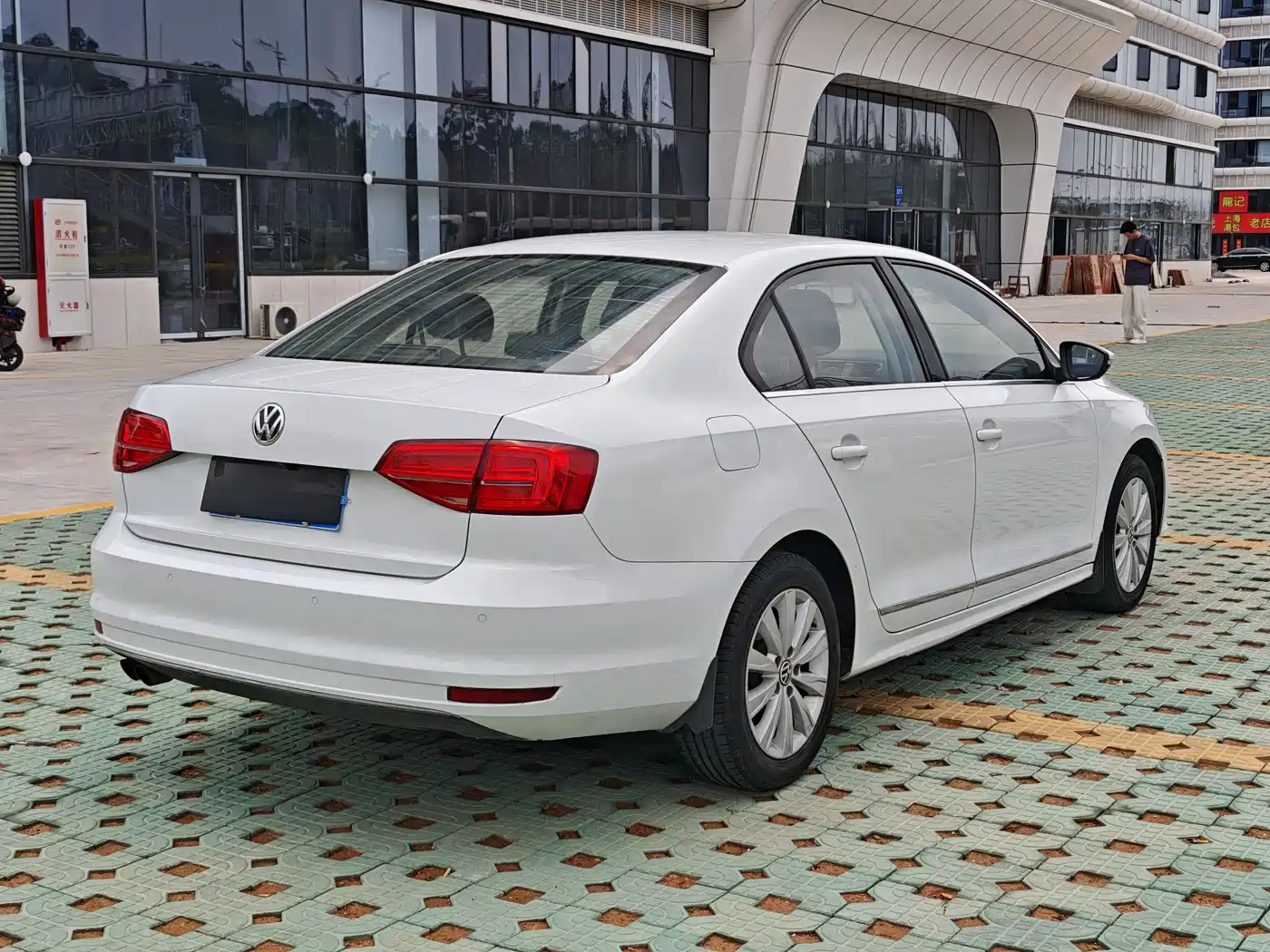 Volkswagen Sagitar 2015 230TSI Automatic Comfort фото 4