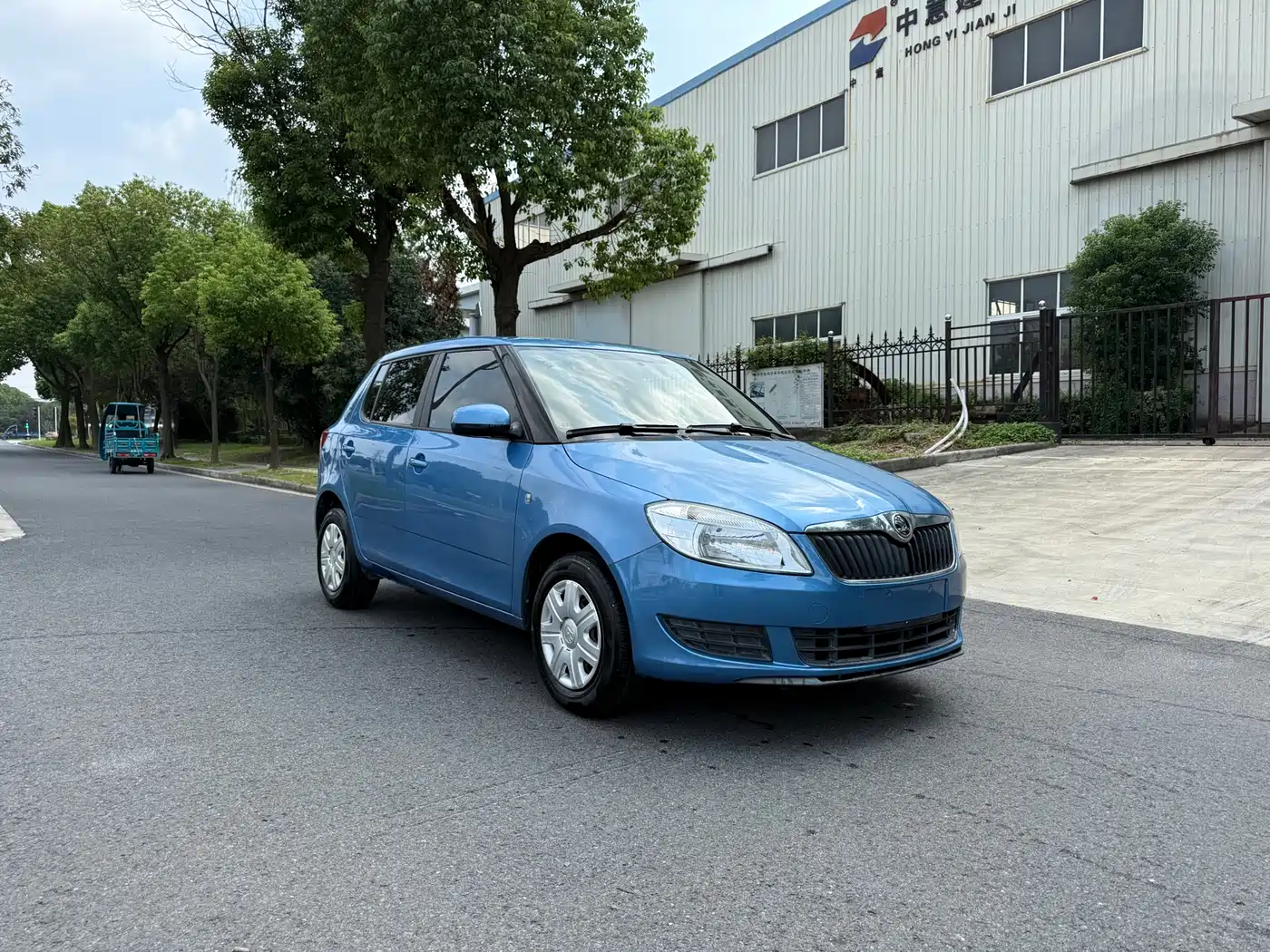 Škoda Fabia 2014 1.4L Automatic Crystal Edition фото 3