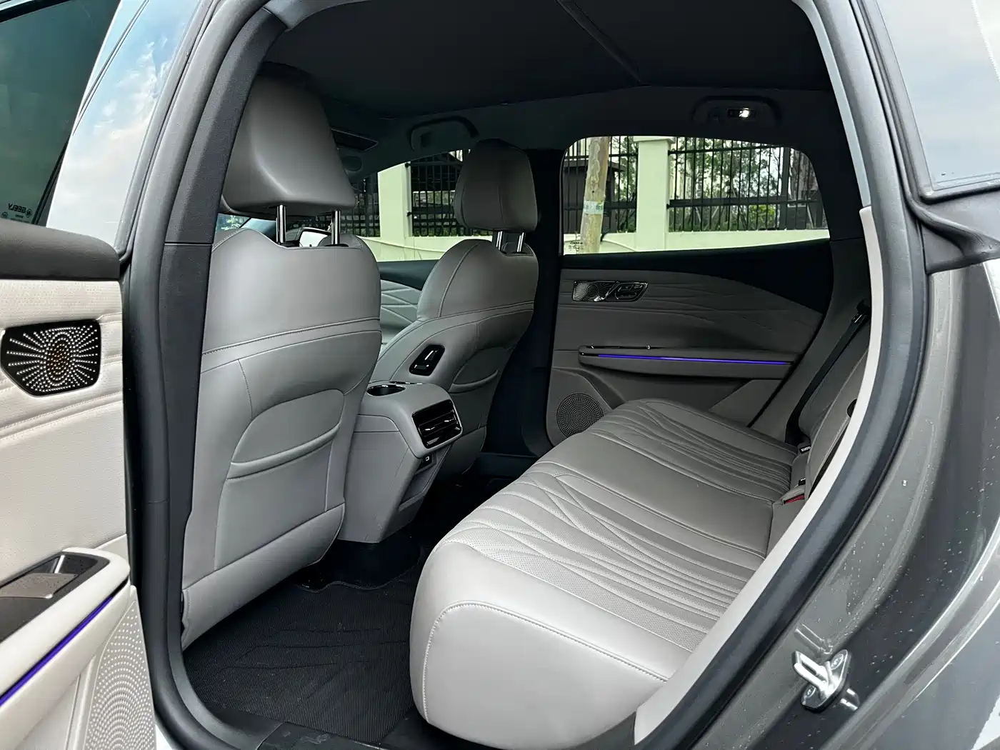 Geely Galaxy Galaxy Xingyao 8 2025 130km EM-i Premium Edition фото 5