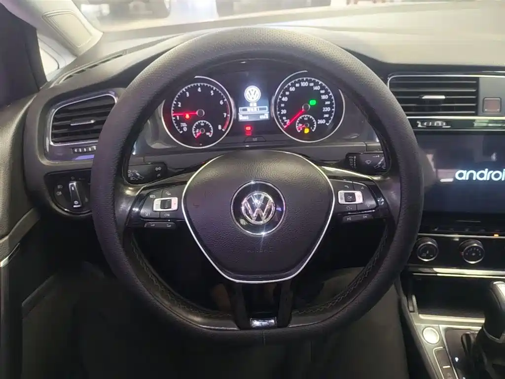 Volkswagen Golf 2018 230TSI Automatic Luxury фото 11