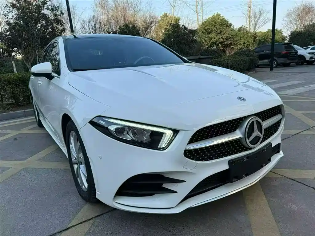 Mercedes-Benz A-Class 2021 A 200 L Sport Sedan Fashion Edition фото 11
