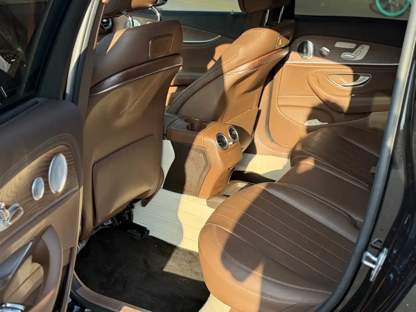 Mercedes-Benz E-Class 2020 E 300 L Luxury Model фото 6