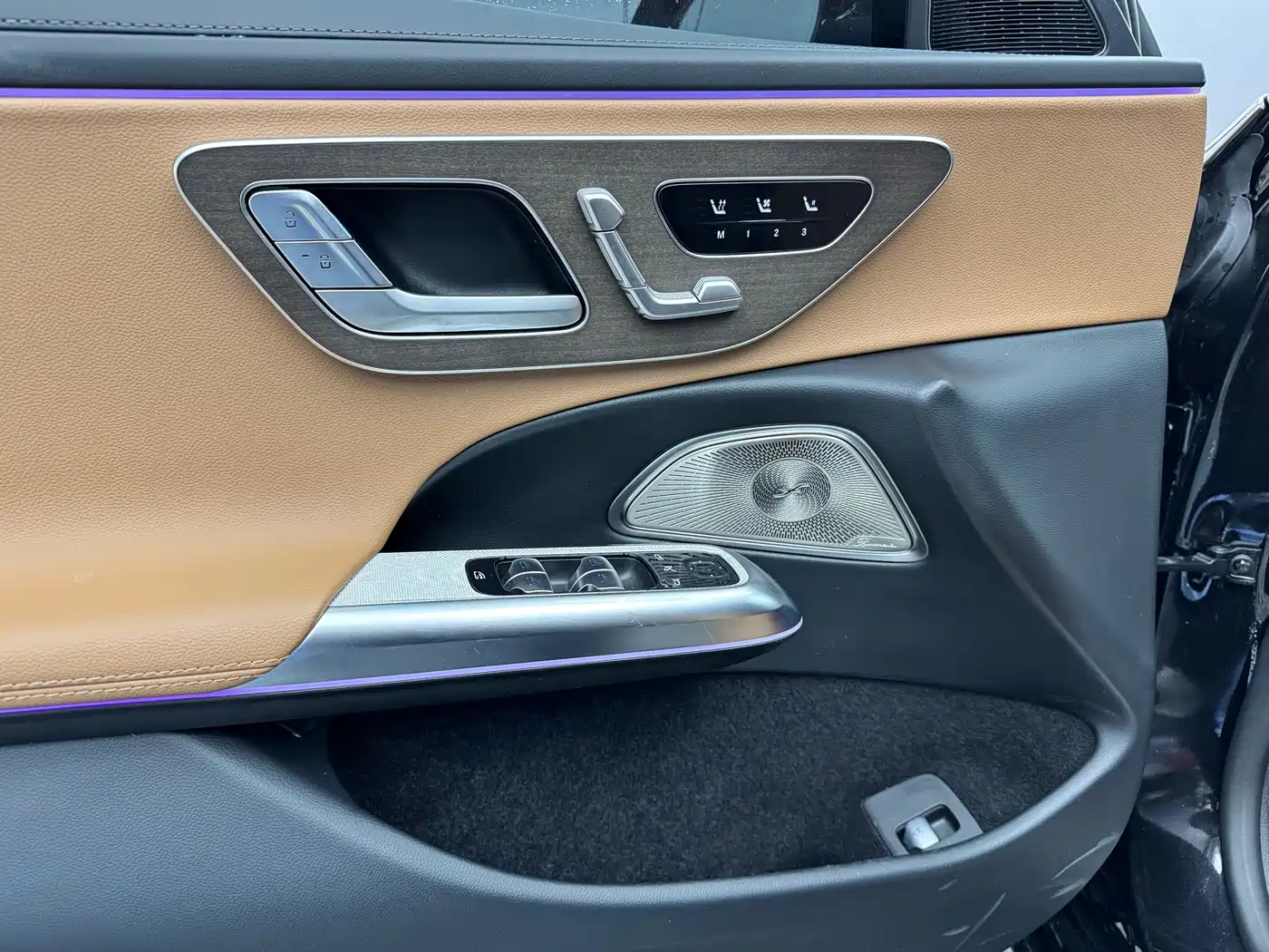 Mercedes-Benz E-Class 2025 E 300 L Luxury фото 12