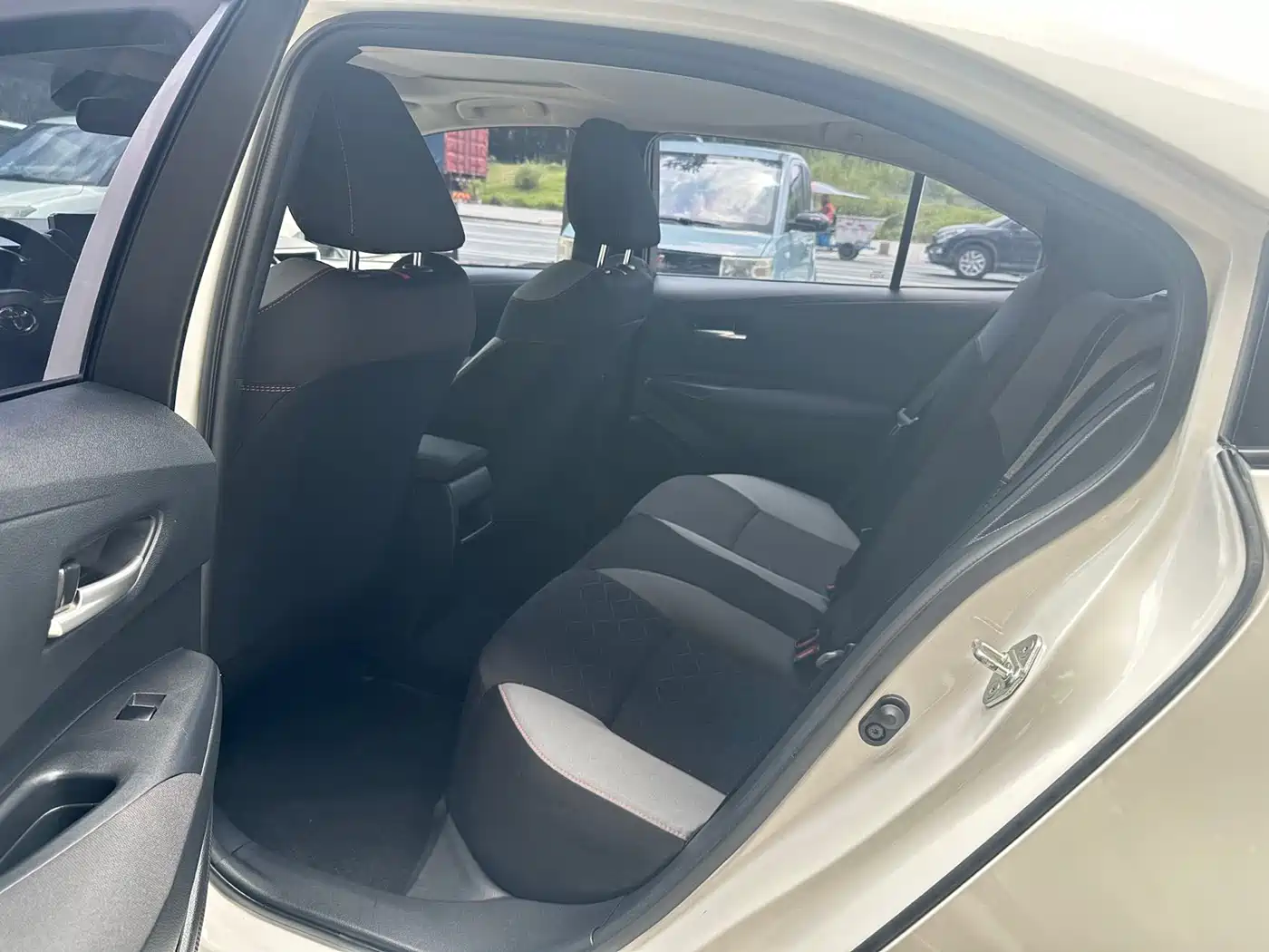 Toyota Corolla 2021 1.2T S-CVT Elite PLUS Edition фото 8