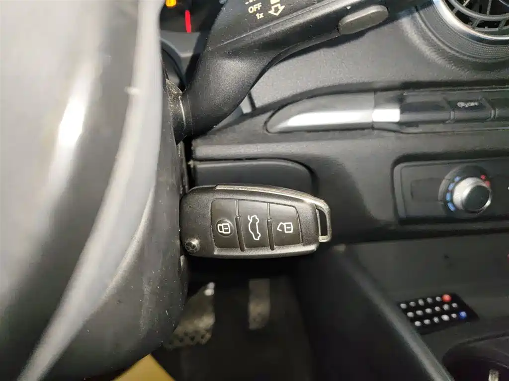 Audi A3 2016 Limousine 35 TFSI Progressive фото 9
