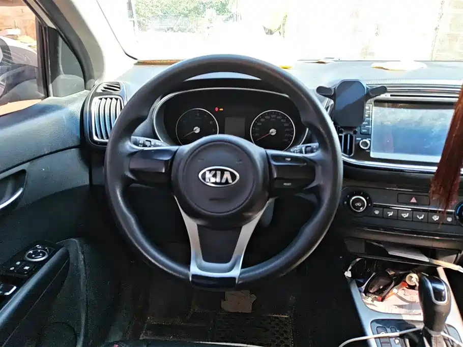 Kia KX3 Smart Run 2015 1.6L Automatic 2WD DLX фото 15
