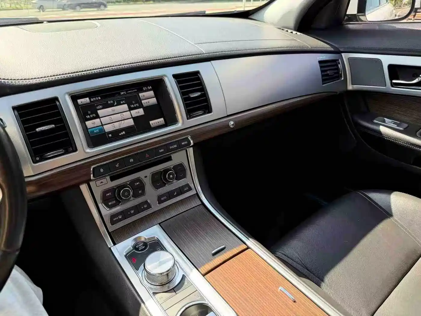 Jaguar XF 2015 2015 XF 2.0T Style Edition