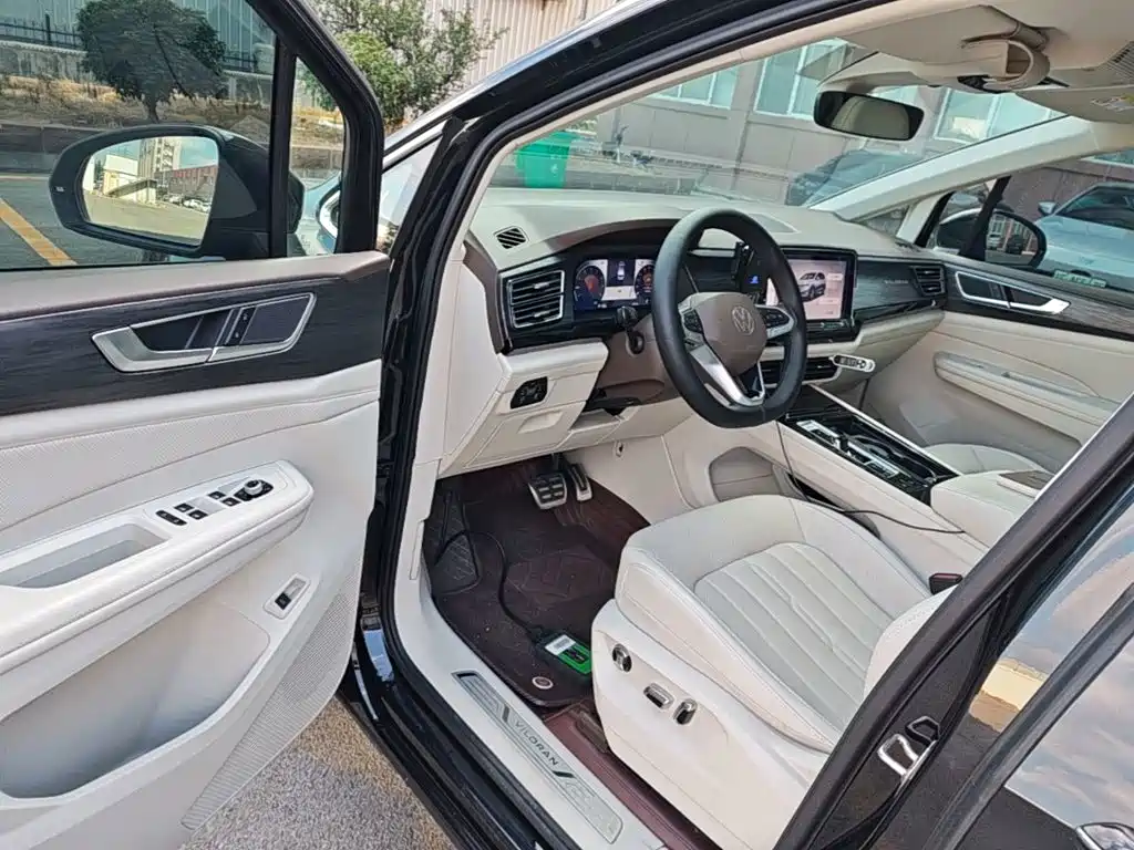 Volkswagen Viloran 2024 2023 Facelift 380TSI Prestige Edition
