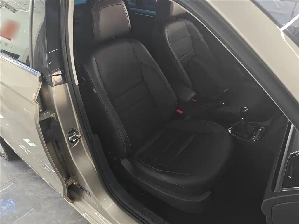 Volkswagen Bora 2018 1.5L Manual Comfort фото 25
