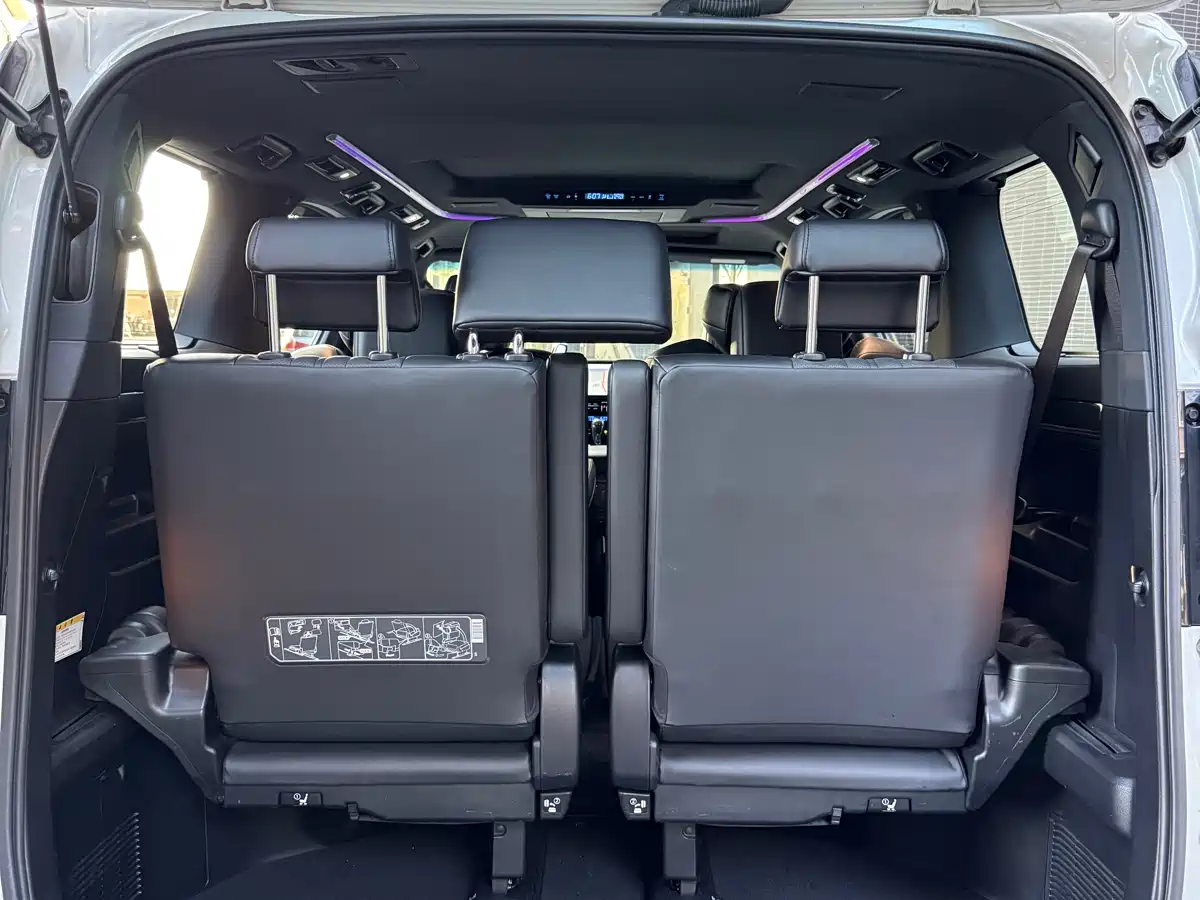 Toyota Vellfire 2020 Twin Engine 2.5L HV Premium Edition фото 14