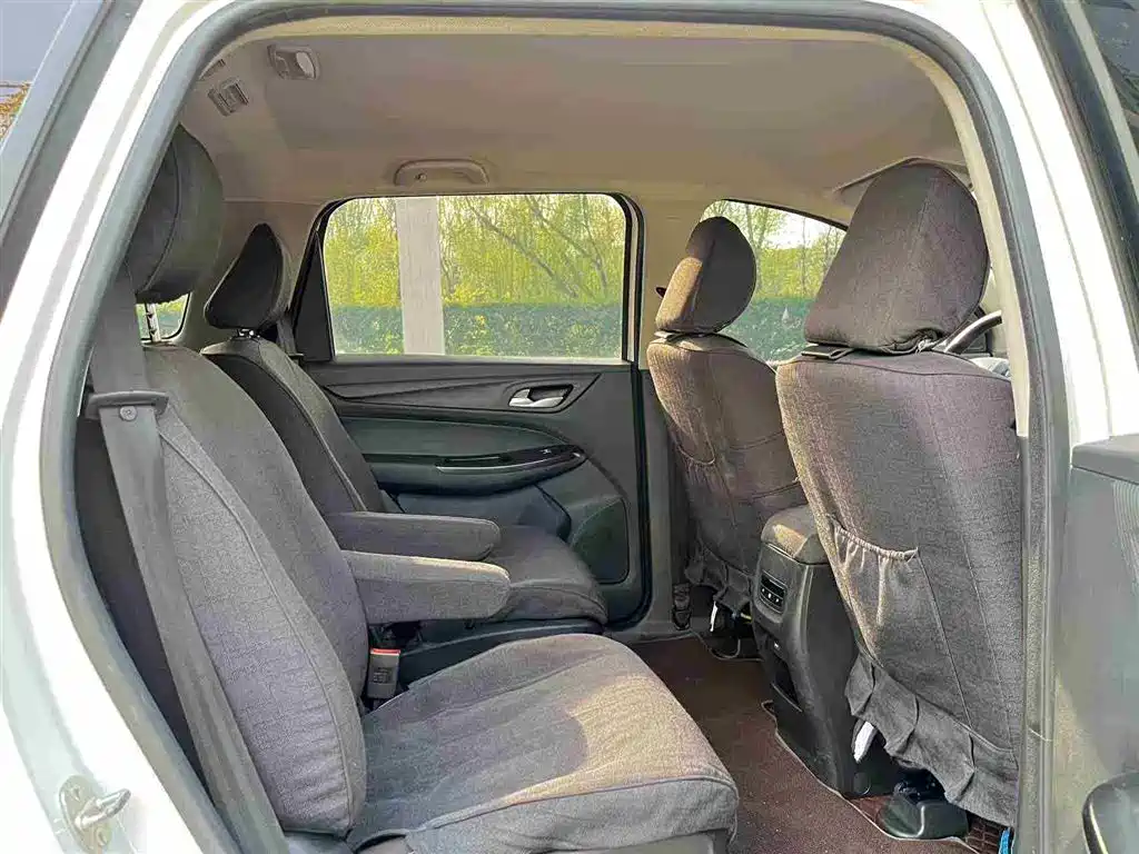 Baojun 730 2019 1.5L Manual Fashion Edition 7-Seater China VI фото 13