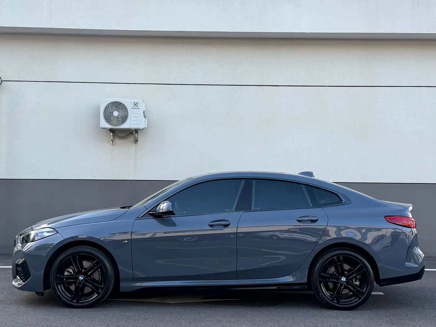 BMW 2 Series (Import) 2023 225i 4-Door Coupe M Sport Package фото 3