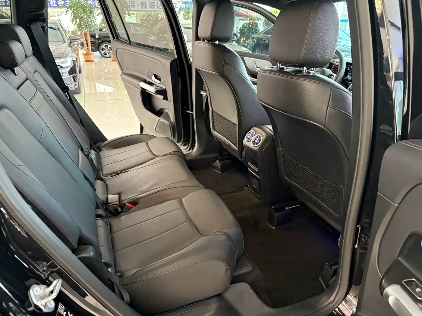 Mercedes-Benz GLB 2023 GLB 200 Dynamic фото 7