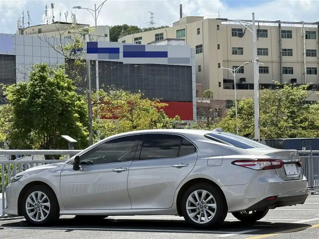 Toyota Camry 2021 2.0G Luxury Edition фото 7