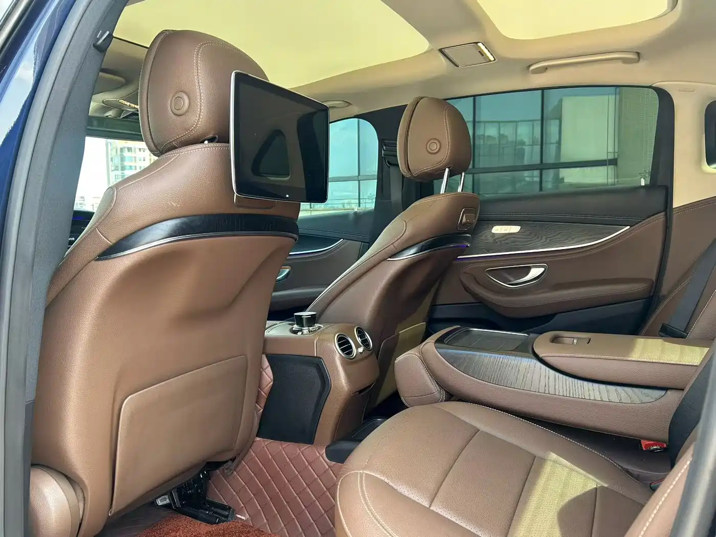Mercedes-Benz E-Class 2019 E 300 L Fashion фото 7