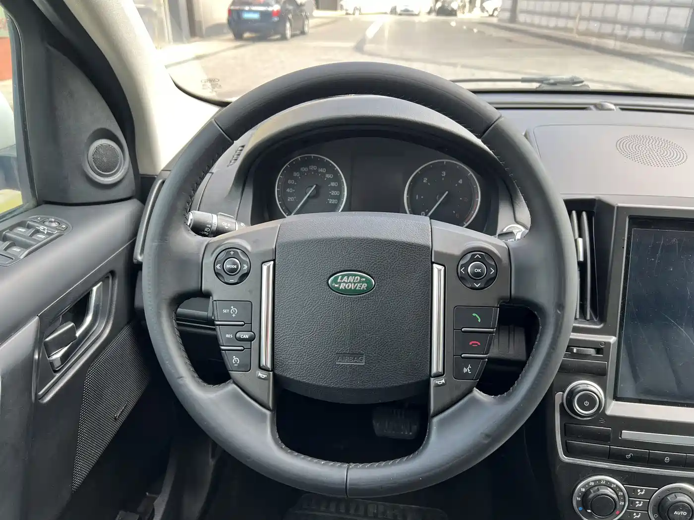 Land Rover Freelander 2 2014 2.2T SD4 S Diesel Edition фото 13