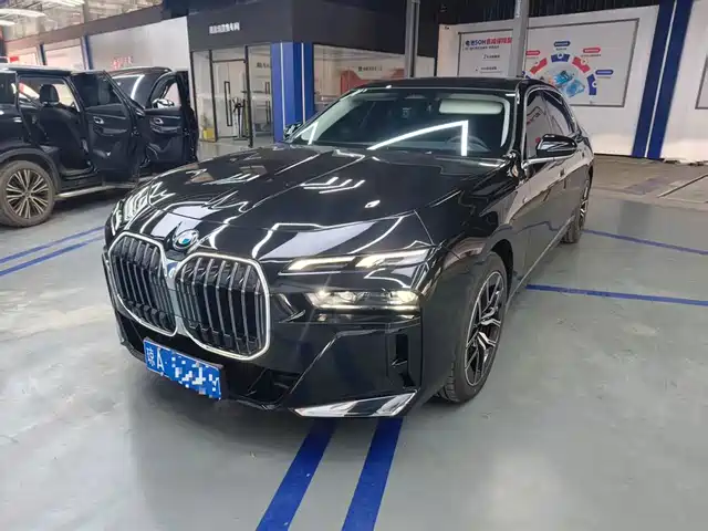 BMW 7 SERIES
