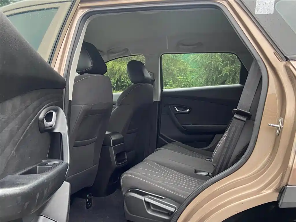 Jetour X70M 2020 2020 1.5T Manual Value Partner 6-seater