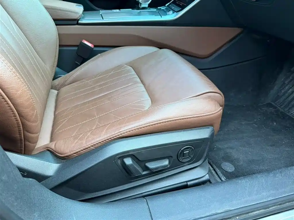 Audi A6L 2020 40 TFSI Luxury Dynamic фото 5