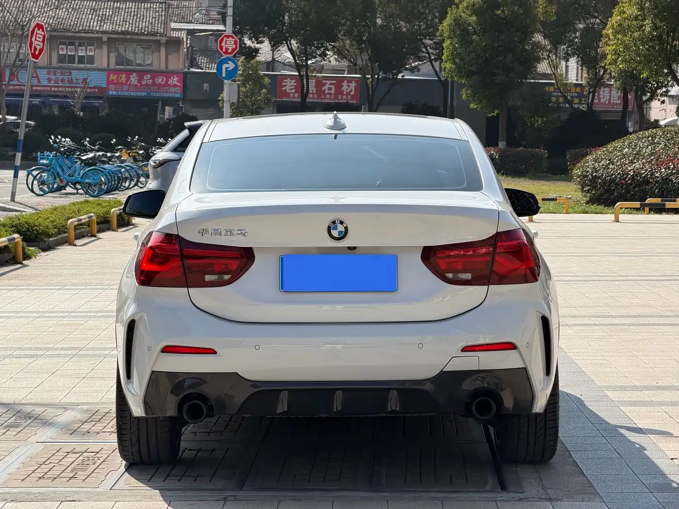BMW 1 Series 2023 125i M Sport Shadow Edition фото 5