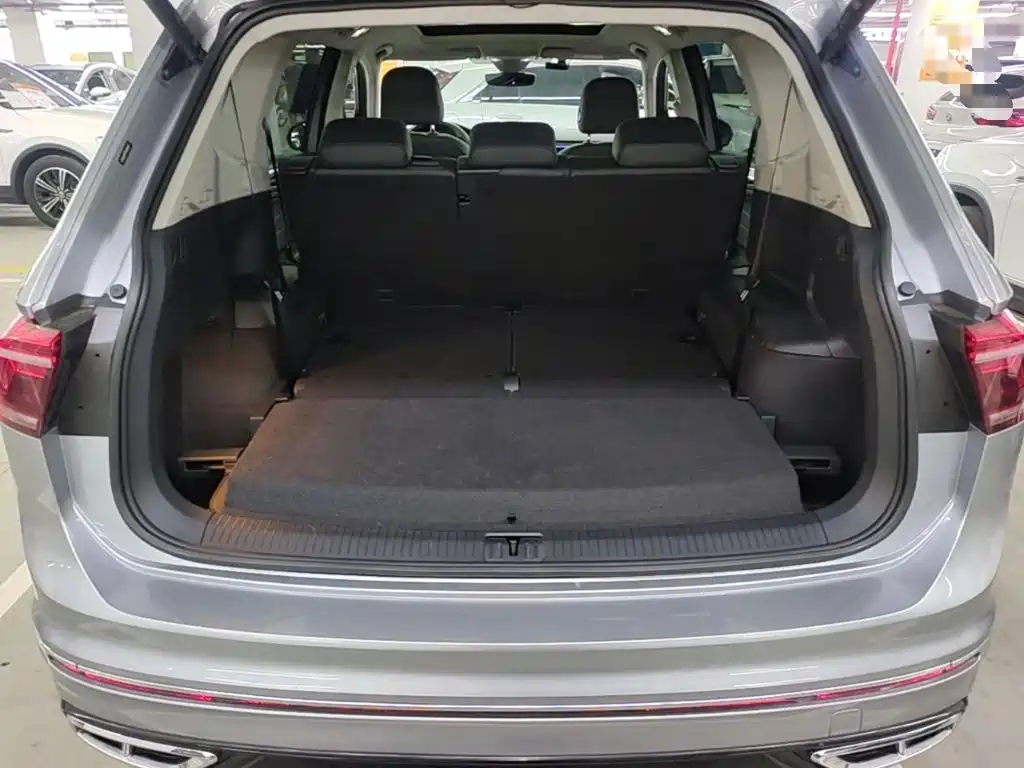 Фото 19 - Volkswagen Tiguan L